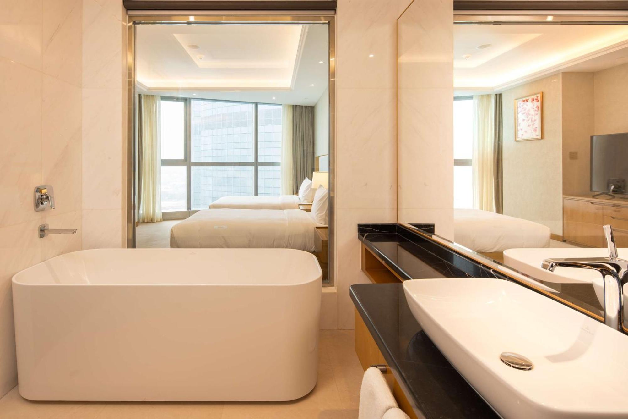 Hilton Brazzaville Les Tours Jumelles Hotel & Residences Buitenkant foto