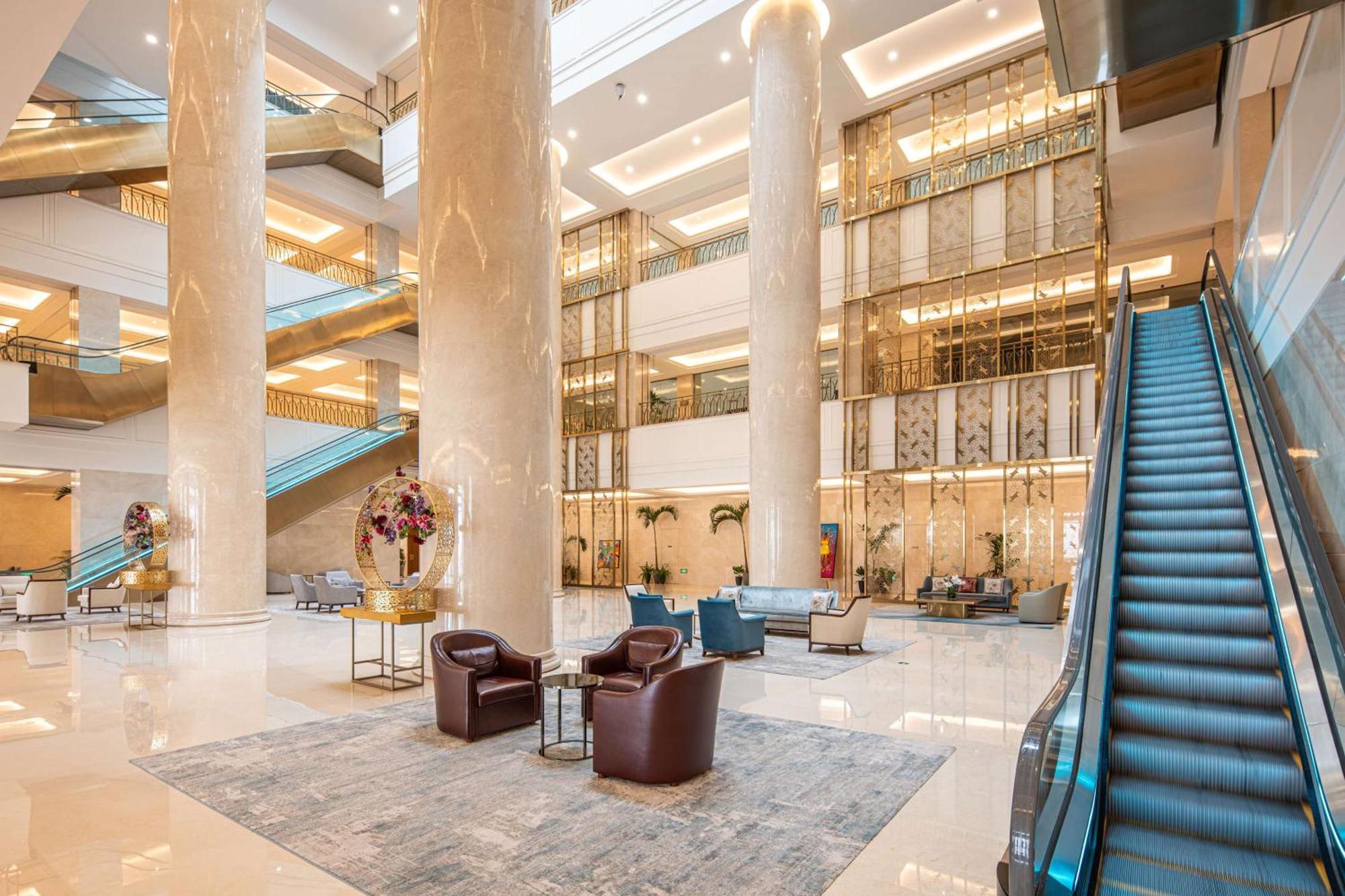 Hilton Brazzaville Les Tours Jumelles Hotel & Residences Buitenkant foto