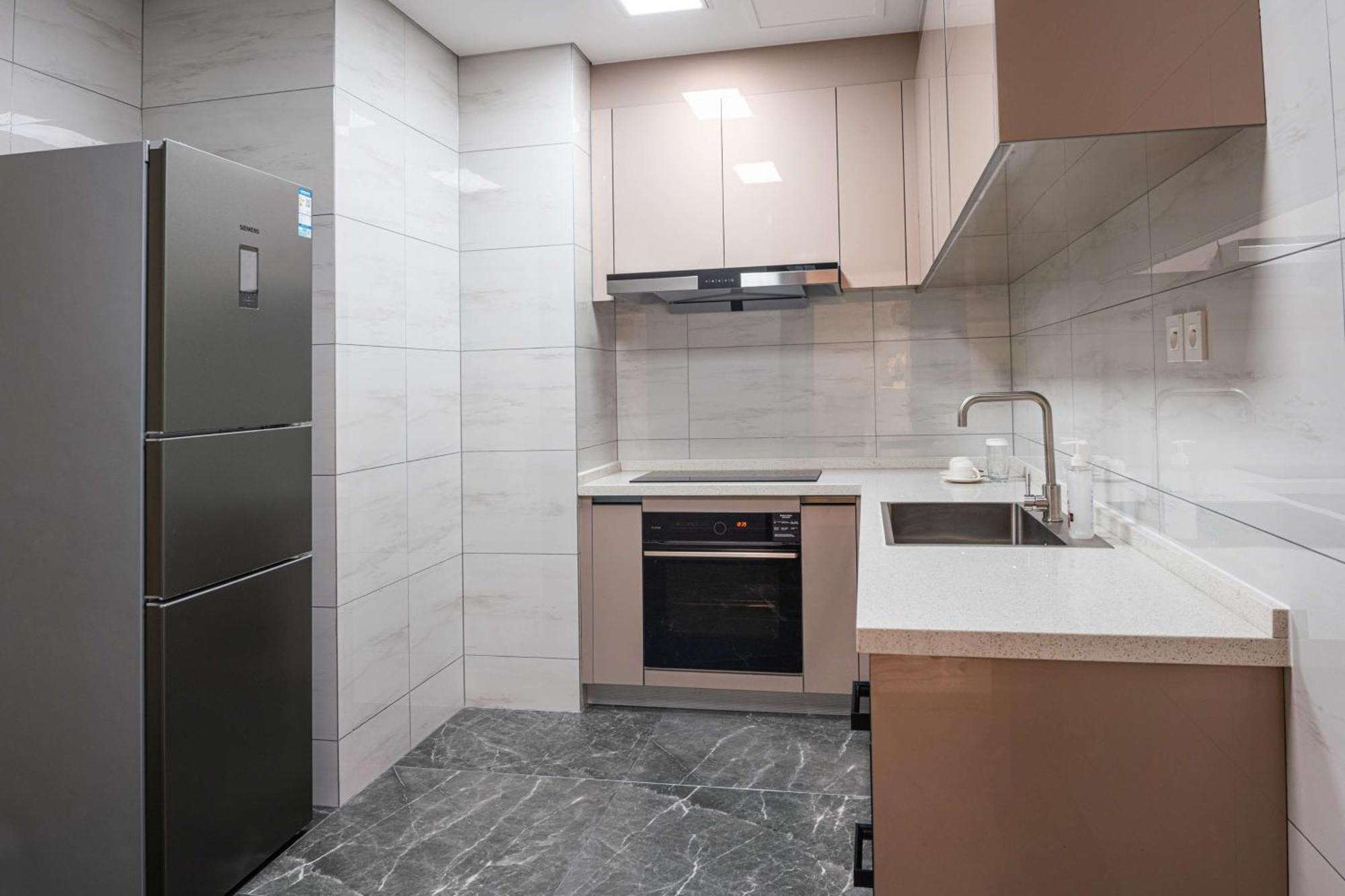 Hilton Brazzaville Les Tours Jumelles Hotel & Residences Buitenkant foto