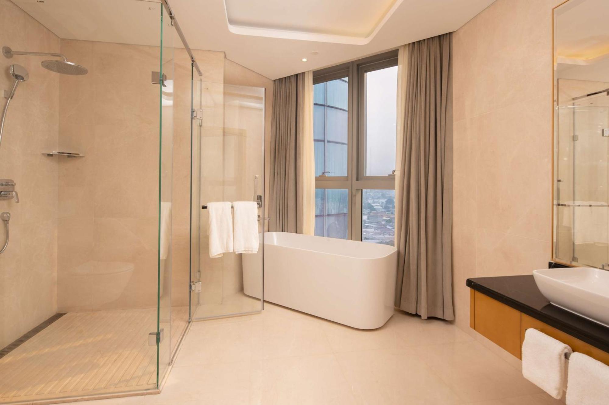 Hilton Brazzaville Les Tours Jumelles Hotel & Residences Buitenkant foto