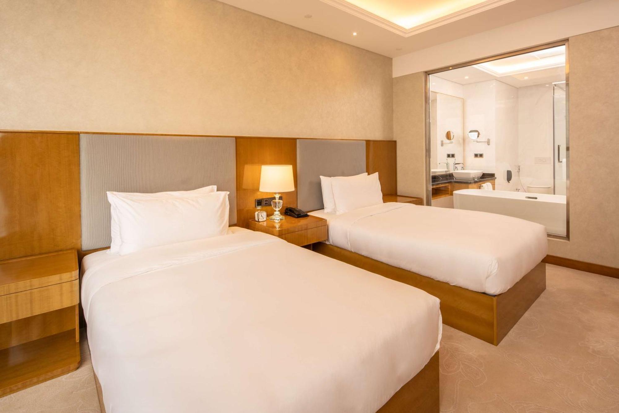 Hilton Brazzaville Les Tours Jumelles Hotel & Residences Buitenkant foto