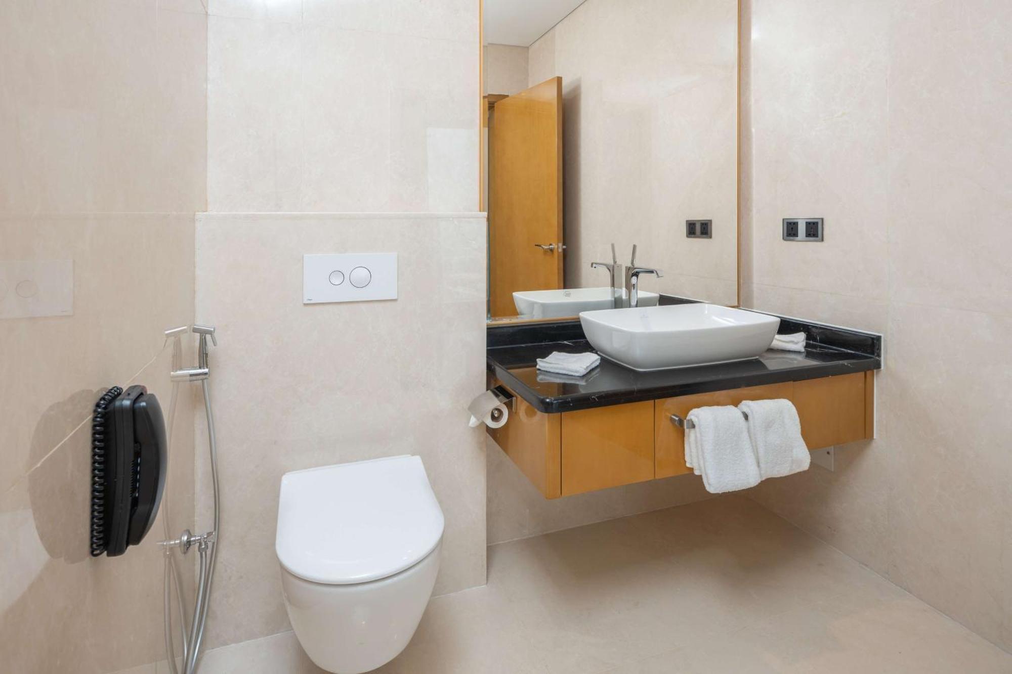Hilton Brazzaville Les Tours Jumelles Hotel & Residences Buitenkant foto