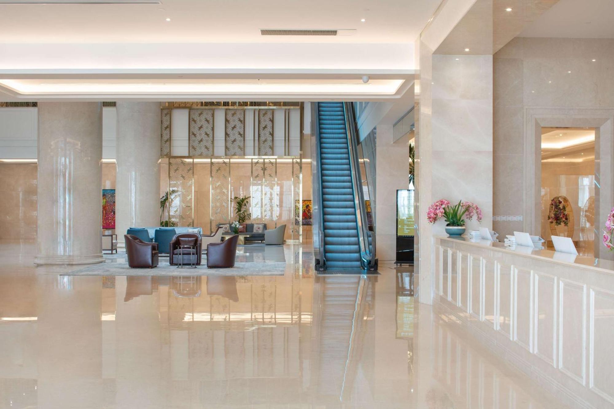 Hilton Brazzaville Les Tours Jumelles Hotel & Residences Buitenkant foto