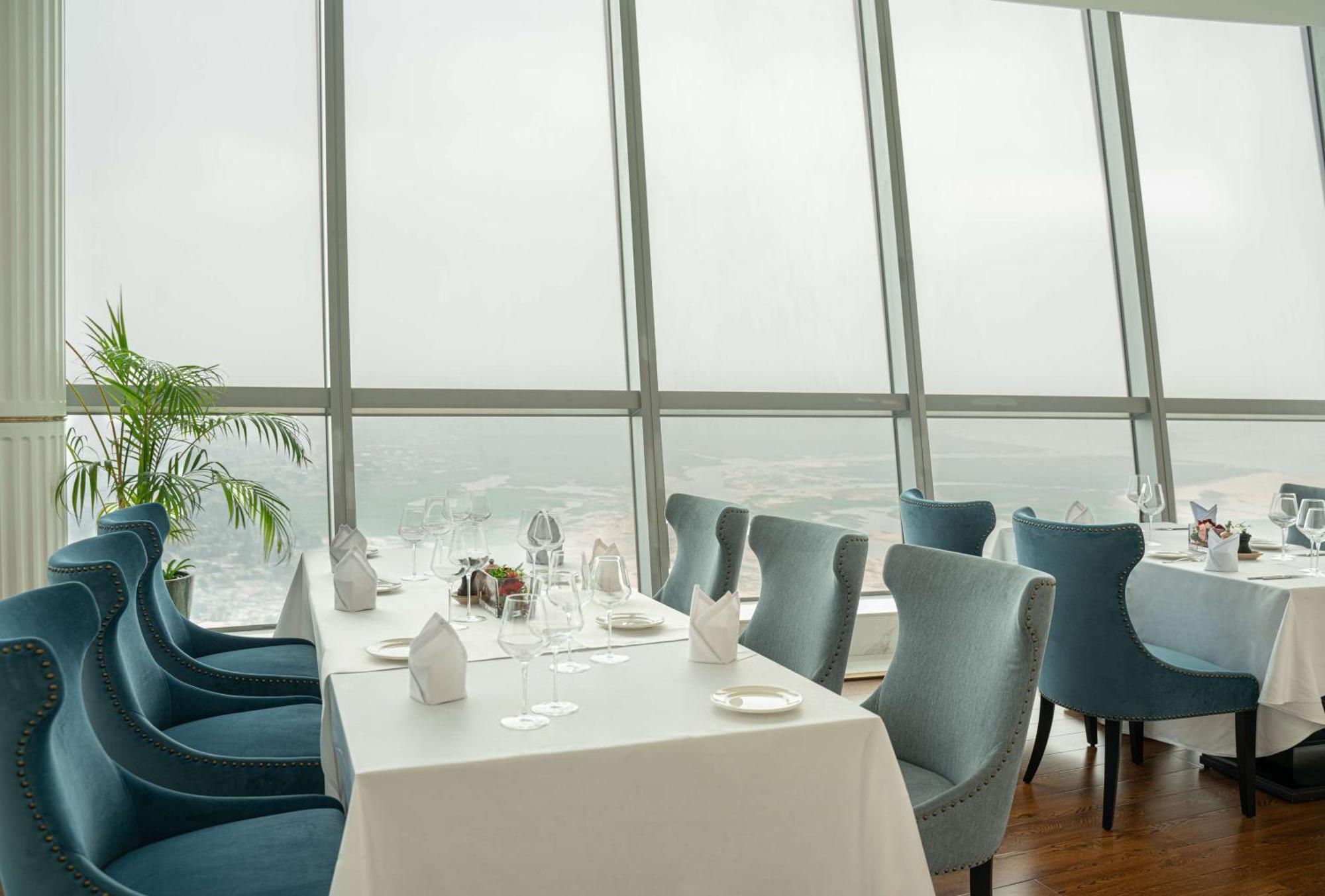 Hilton Brazzaville Les Tours Jumelles Hotel & Residences Buitenkant foto